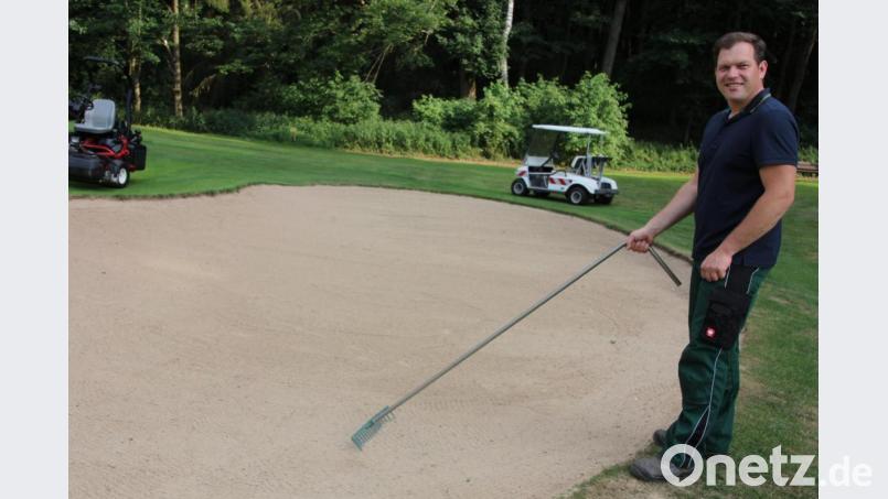 Auch die Sand-Hindernisse wollten gepflegt sein. Bild: kro