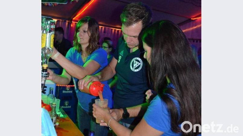In der Bar werden die Cocktails noch von Hand geschüttelt. Bild: jlr