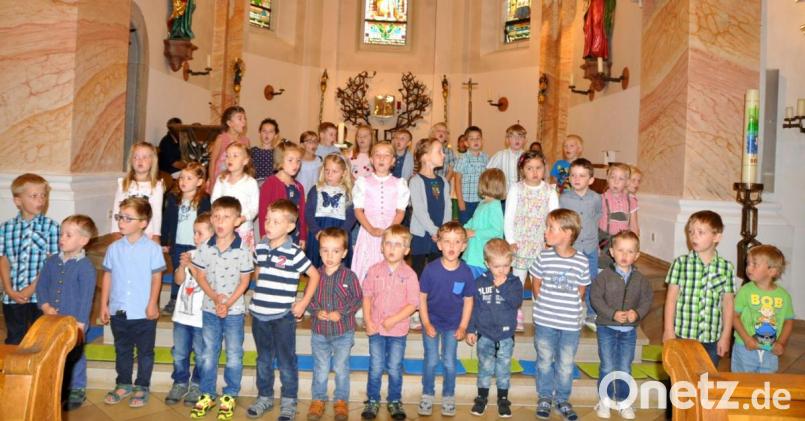 Die Kinder des Katholischen Kinderhauses &quot;St.Martin&quot; machen mit ihrem frischen Singen im Abschlussgottesdienst eine Freude. Bild: es
