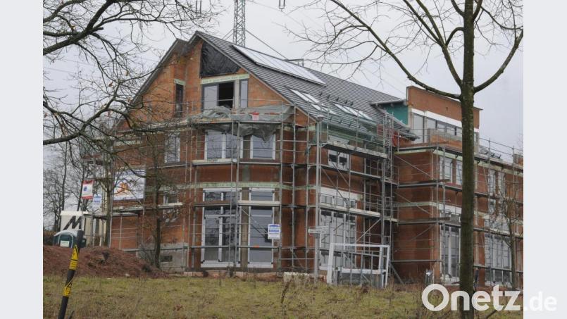 Private Investoren scheuen in Weiden seit vielen Jahren den sozialen Wohnungsbau. Nun will die Stadt Weiden mit zusätzlichen Angeboten in der baulichen Nutzung von Bauflächen das Tor weiter öffnen. Symbolbild: Petra Hartl