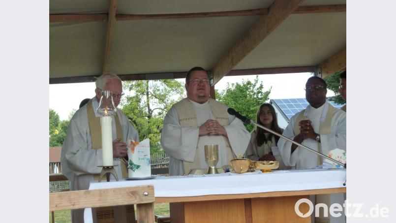 Pfarrfest-Auftakt mit dem Gottesdienst Bild: wrt