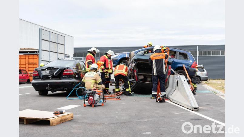 Auf dem Gelände der Firma Holmatro wurden ausgiebig Gerätschaften getestet. Bild: exb