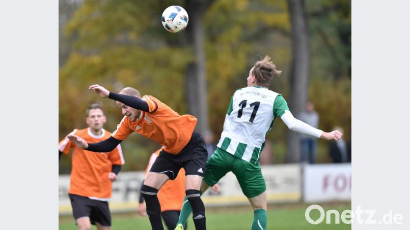 Zum Saisonauftakt in der Kreisliga Nord steht gleich das Stadtderby zwischen der DJK Weiden und dem FC Weiden-Ost auf dem Terminplan. 
In früheren Jahren waren die Nachbarduelle immer hart umkämpft. Bild: A. Schwarzmeier