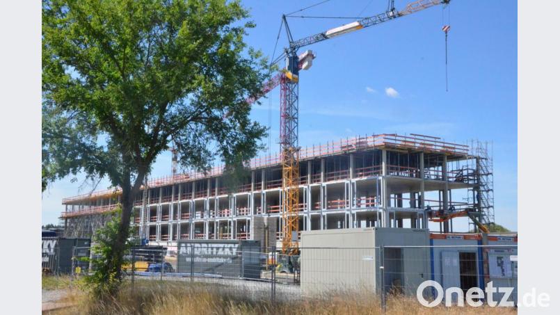 Viele Firmen investieren derzeit im Landkreis Tirschenreuth in neue Arbeitsplätze. Hier der Neubau der IGZ in Falkenberg. Bild: Benkhardt