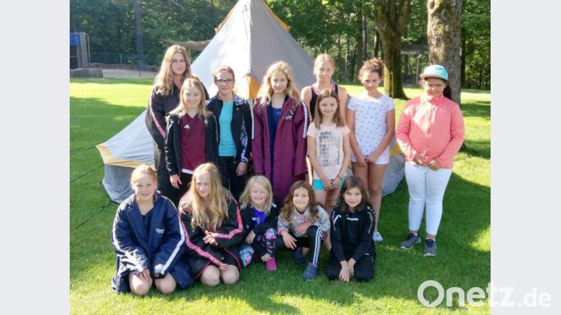 Der Tirschenreuther Schwimmnachwuchs beim Panorama-Schwimmfest in Wackersdorf. Bild: rbg