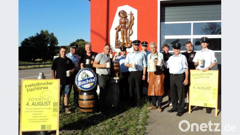 Auf die Fisch-Kirchweih in den Pretazbrucker Schwarzach-Auen wurde bei der Bierprobe gemeinsam angestoßen. Bild: ksi