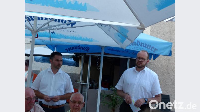 Sebastian Hartl (links) stellte die Fragen, Landrat Andreas Meier (rechts) antwortete Bild: hme