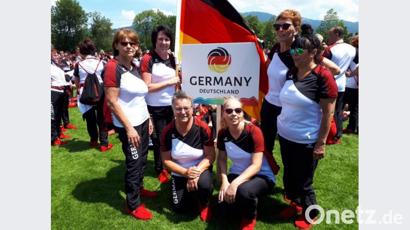 Für Deutschland am Start: Die Hirschauer Turnerinnen (von links) Hildegard Siegert, Andrea Hofmann, Marianne Wild, Karin Zech, Elfriede Gerstmann und Maja Schertl. Bild: exb