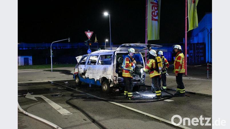 In Neumarkt kam es am Freitag, kurz nach Mitternacht, zu einem Unfall. Eine Gasflasche explodierte während der Fahrt. Der 31-Jähriger Fahrer erlitt schwere Brandverletzungen. Bild: jma