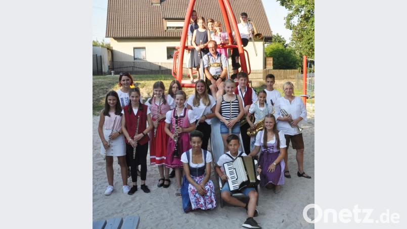 Die Nachwuchsmusikanten der Jugendkapelle Roggenstein spielten bei einem Vorspielabend schon beeindruckend auf. Die Lehrkräfte hatten mit den Schülern wieder ganze Arbeit geleistet und die Eltern und Zuhörer mit ihrem Können schwer beeindruckt. Bild: dob