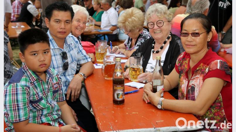Auch die Laotische Familie Hanthavong besucht das Fest. Bild: mef