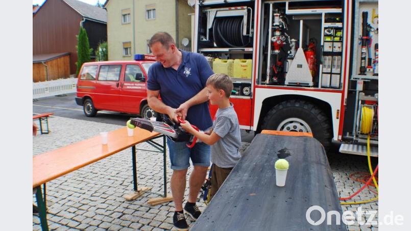 Geschicklichkeitsübungen standen auf dem Programm der Öffentlichen Feuerwehrübung Bild: enz