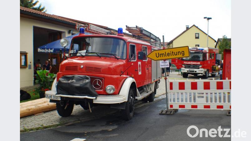 Die öffentliche Feuerwehrübung am Feuerwehrhaus Bild: enz