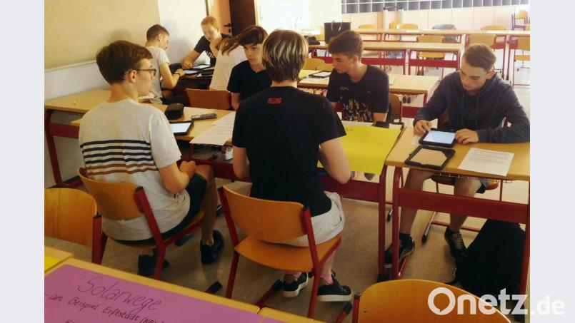Die Q11 des Johann-Andreas-Schmeller-Gymnasiums beschäftigte sich am Projekttag mit dem wichtigen Thema der erneuerbaren Energien. Bild: exb