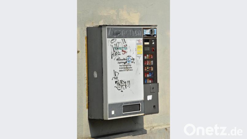 Auch an diesem Zigarettenautomaten in der Brauhausgasse scheiterte der Täter. Bild: Andreas Royer