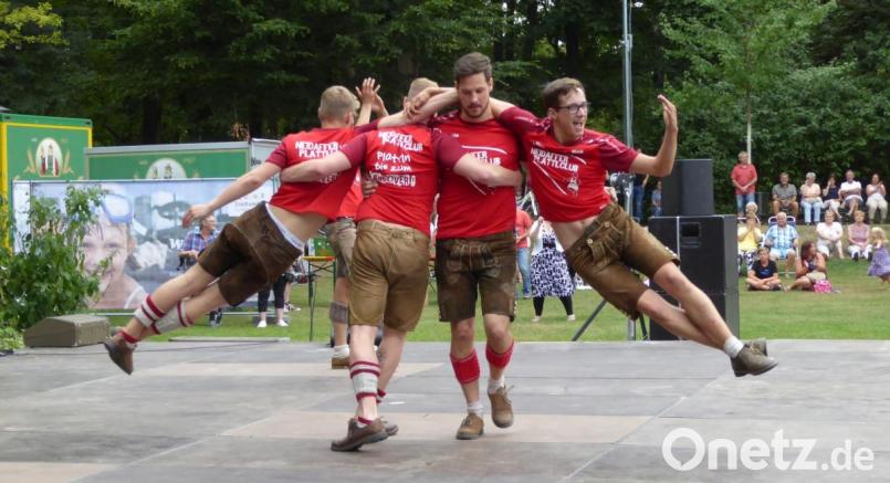 Auftritt der Burschen vom „Neidaffer Plattlclub“ Bild: fsb