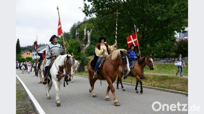 Reiter mit prächtigen Standarten und wunderbaren Pferden sind unabdingbar mit dem St. Jodokritt und seinem Kirchenzug verbunden. Bild: bey