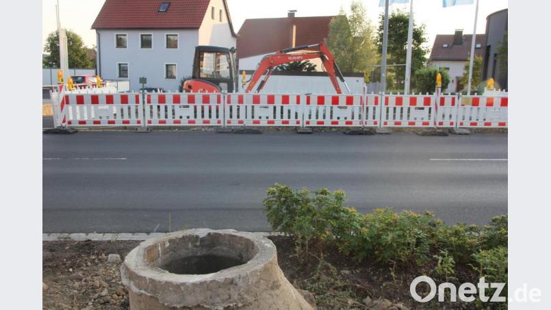 Die Arbeiten für eine Überquerungshilfe im Bereich der Volksbank haben bereits begonnen. Bild: kro