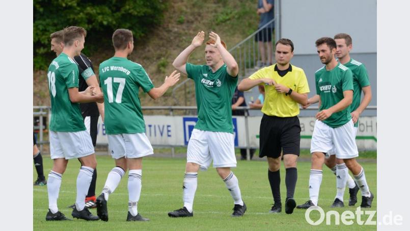 Die Kicker des FC Wernberg durften in Stulln drei Mal jubeln. Beim 3:1-Erfolg am Sonntag wurde es am Ende aber noch einmal eng. Bild: ham