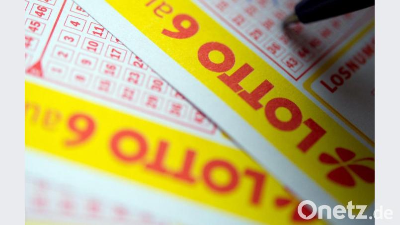 Ein Lotto-Spieler aus dem Landkreis Tirschenreuth darf sich über 77.777 Euro freuen. Bild: Inga Kjer/dpa