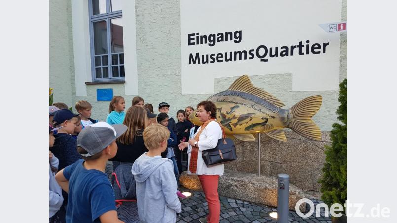 Konnersreuther Viertklässler auf Tour in der Kreisstadt. Bild: exb