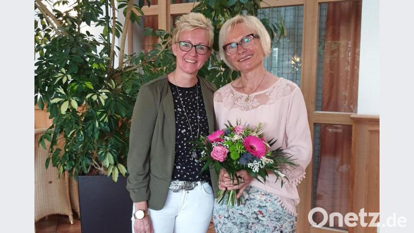 Gerlinde Blank (rechts) ist aus dem Vorstand ausgeschieden. Michaela Bergmann dankte für ihren langjährigen Einsatz im Kreisverband. Bild: ads
