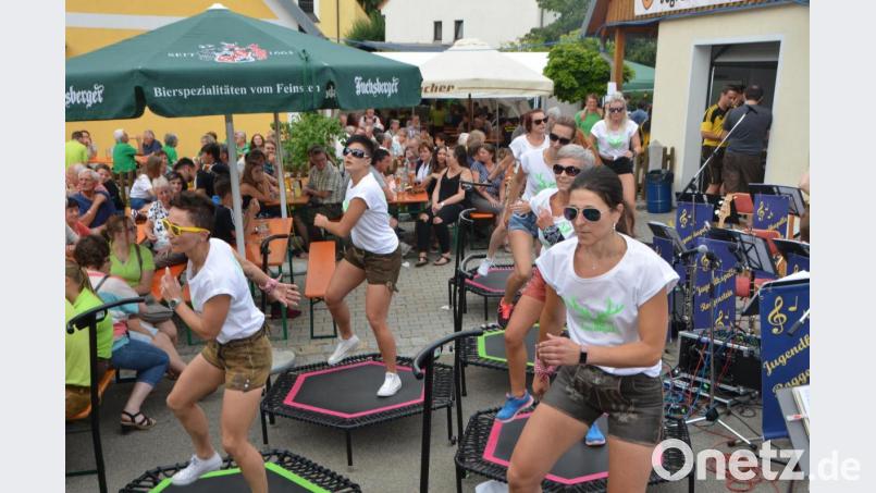 Die &quot;Crazy Jumpers&quot; brachten viel Schwung mit ihrer Hip-Hop-Show nach Waldau. Bild: dob