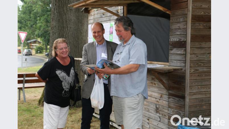 Aufklärung über die noch vor Jahren mit einem schlechten Ruf behaftete älteste Kulturpflanze Europas gab es an Infoständen auf dem Festplatz. Bild: bsc