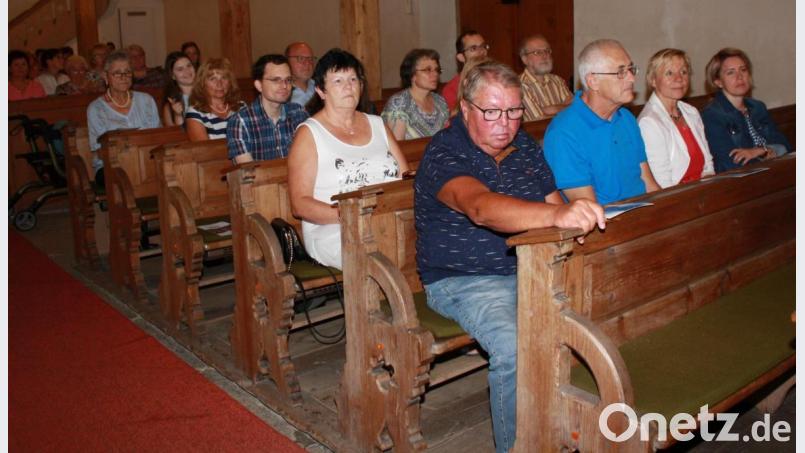 Die Konzertgäste in der evangelischen Kirche. Bild: lk