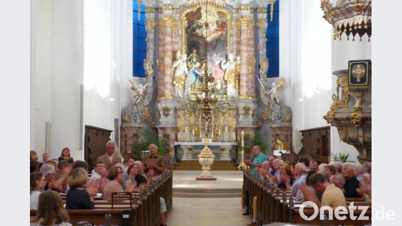 Ein begeistertes Publikum dankt den Interpreten mit Standing Ovations. Bild: fsb