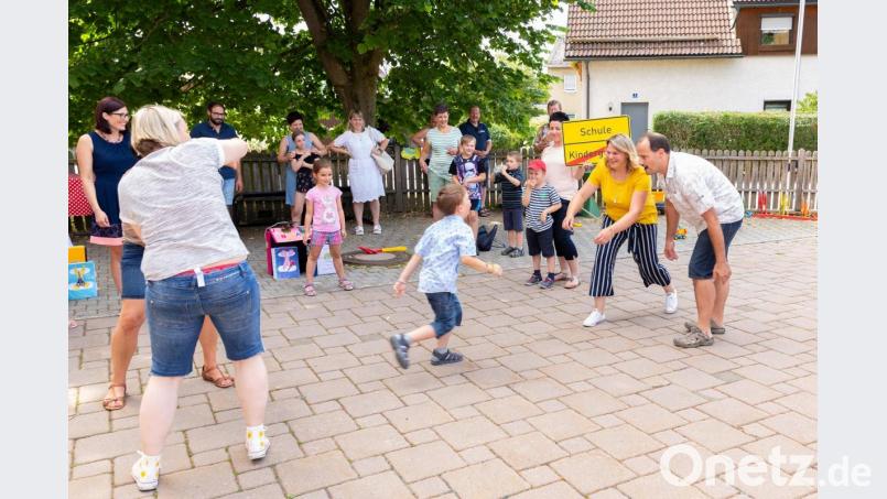 Ein fröhliches Fest war der &quot;Rauswurf&quot; im Kindergarten Piccolino. Bild: fpoz