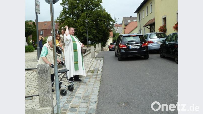 Gesegnet werden Autos ... Bild: wrt