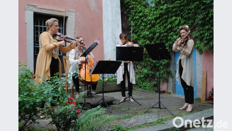 Nach der Pause: Elegant im Gehrock. Wie Mozart es liebte. Bild: gag