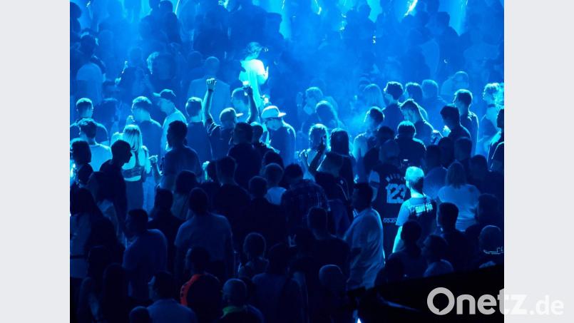 Zum Feiern gerne Techno, sonst hört Wolfgang Würth aber auch andere Musik Bild: Bernd Thissen/dpa