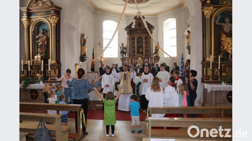 Mit einem festlichen Gottesdienst beging die Pfarrei Kastl das Jubiläum zum 500-jährigen Bestehen der Marktkirche. Bild: Theresia Otterbein