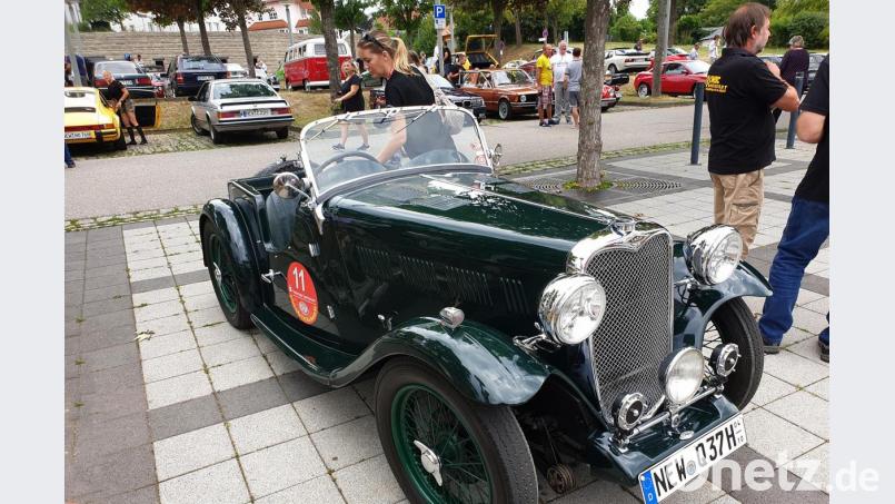 Der Singer Le Mans, Baujahr 1936 - ein ehemaliger Rennwagen - ist ein Hingucker bei der Oldtimerparade. Bild: zer