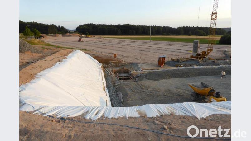 Die Erdarbeiten zum neuen Sportpark sind in vollem Gange. Bild: fsb