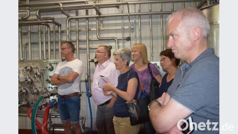 Beeindruckt zeigten sich die Landkreisbürgermeister in Berchtesgaden bei ihrem Rundgang durch die Brauerei „Unser Bürgerbräu“, die heuer ihr 525-jähriges Bestehen feiert. Bild: bö