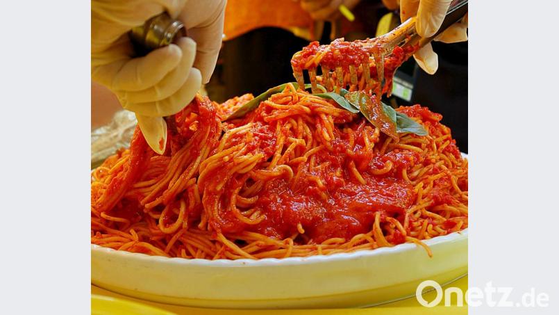 Die Mediterraneo Feinkost ruft San Vicario Tomatensugo della Mamma zurück. Symbolbild: EPA/RUTH MATA