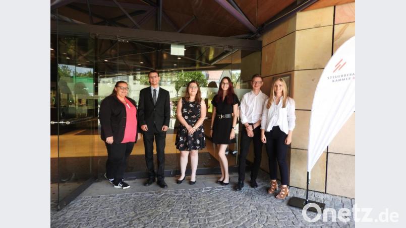 Die Nordoberpfälzer Lea Bauer, Thomas Bauer, Johanna Lang, Luisa Prüfling, Valentin Rößler und Magdalena Voit (von links) werden für ihre Leistungen geehrt. Bild: exb