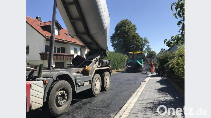Endlich: Die Anwohner der Hochstraße können sich freuen. Die Bauarbeiten im Rahmen der Dorferneuerung gehen zu Ende. Bild: eig
