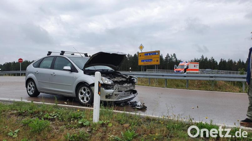 Unfall bei Siebeneichen: Eines der beschädigten Autos. Bild: blm