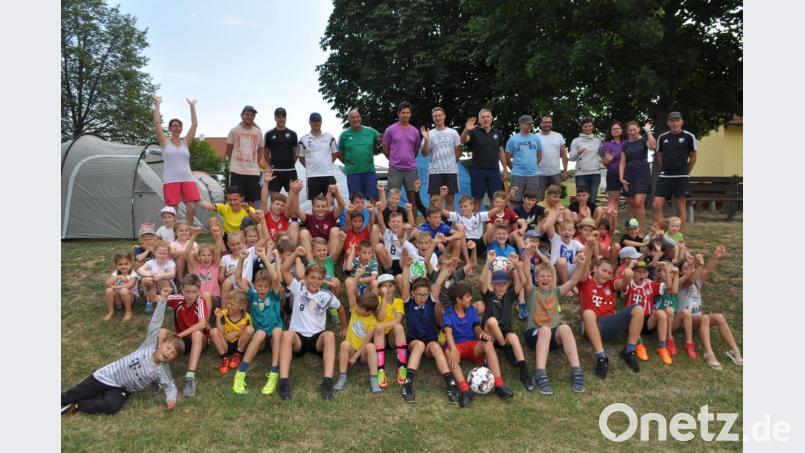 Das SV-Zeltlager hält, was es versprochen hat: jede Menge Spaß und Spiel für die Mädchen und Jungs. Bild: ak