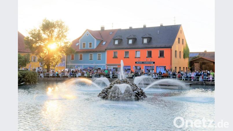 Der Stadtweiher ist wieder Ambiente für Multi-Kulti. Archivbild: tu