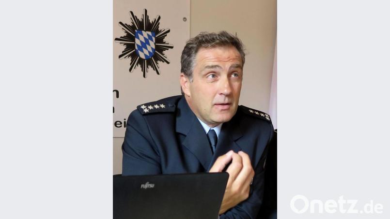 Erster Polizeihauptkommissar Markus Leitl hat sich als erster Bundespolizist dem Masterstudiengang zur Sicherung der europäischen Außengrenzen unterzogen. Bild: Hirsch