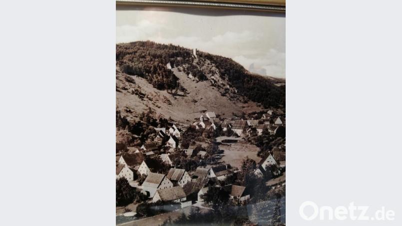 So war der Turm vor ca. 100 Jahren zu sehen und auch noch in den 60er Jahren, beinahe der ganze Hang kahl Bild: rrd