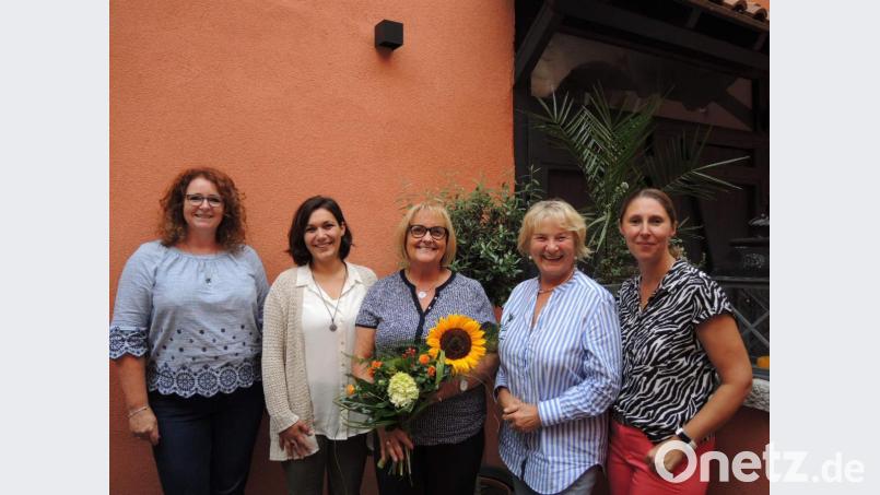 Setzen sich für „Lichtblicke“ ein: Barbara Mädl (von links), Tamara Prause, Elisabeth Sollfrank, Elisabeth Wittmann und Viola Vogelsang-Reichl. Bild: exb/Christine Rodler