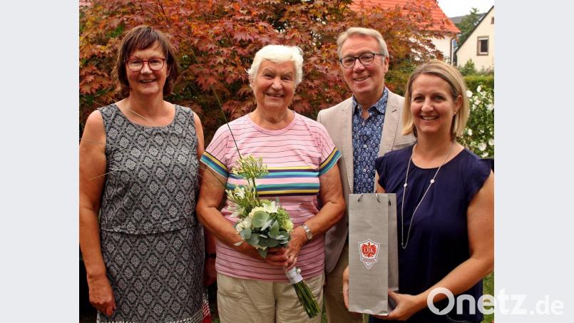 Mit Rosemarie Meier feiern Tochter Gabriela Bäumler (links), Heike Angerer und Reinhold Wildenauer (von rechts). Bild: R. Kreuzer