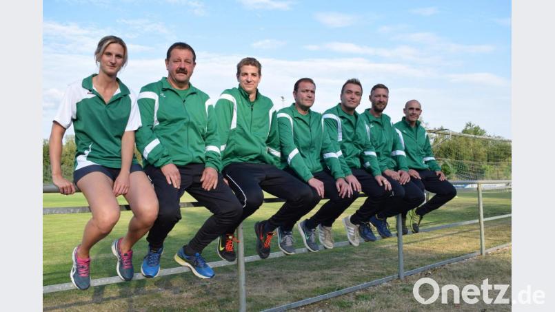 Die Jugendtrainer der DJK Neuhaus. Bild: szl