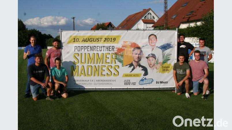 Die Organisatoren sind voller Vorfreude. Im Bild stehend von links Patrick Schraml, Holger Legat, Michael Summerer, Maximilian Pickert, kniend von links Simon Pickert, Philipp Schultes, Johannes Pirner, Florian Biersack. Bild: fpoz